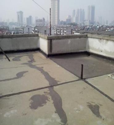 海沧漏水维修 楼顶漏水是什么原因，楼顶漏水维修方法是什么?